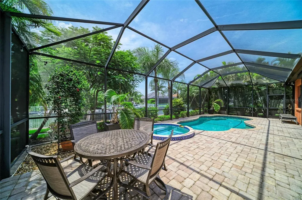 545 MAST DRIVE Bradenton, FL 34208