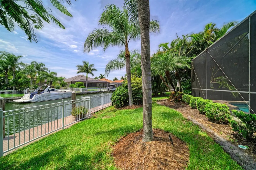 545 MAST DRIVE Bradenton, FL 34208