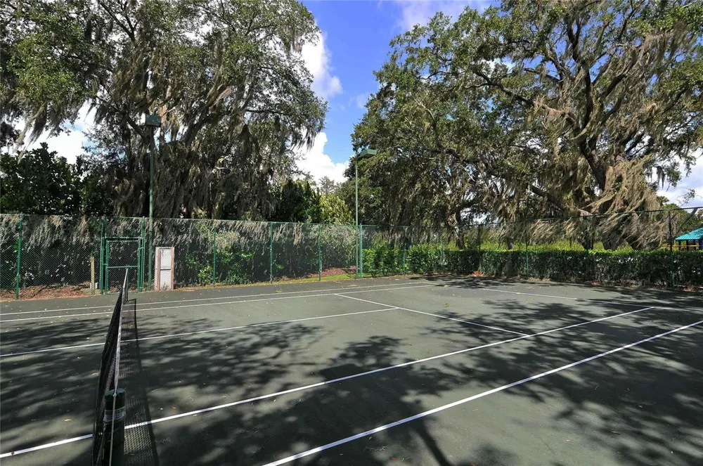 545 MAST DRIVE Bradenton, FL 34208