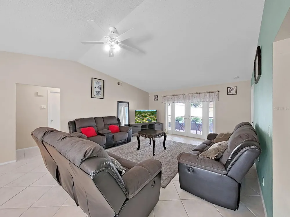 726 STILLVIEW CIRCLE Brandon, FL 33510
