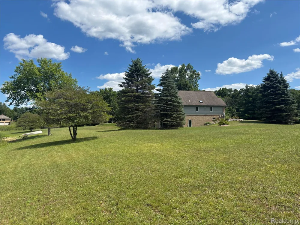 725 S Sashabaw Road Brandon Charter Township, MI 48462