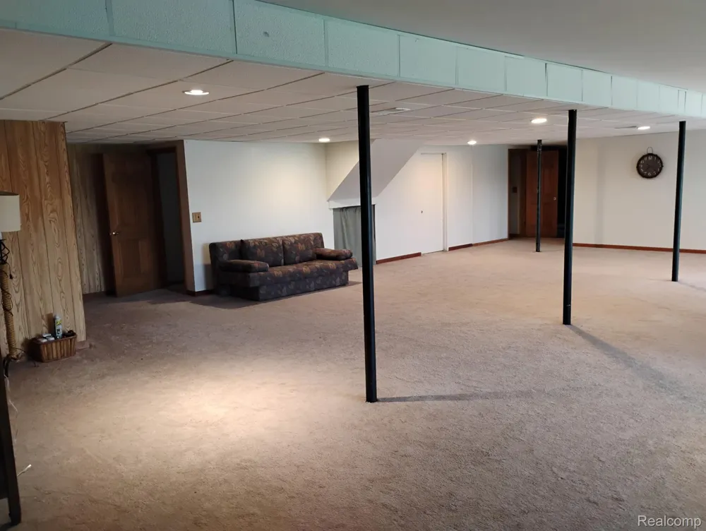 725 S Sashabaw Road Brandon Charter Township, MI 48462