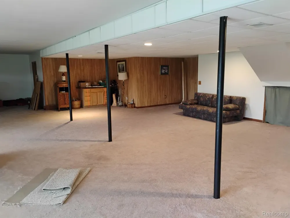 725 S Sashabaw Road Brandon Charter Township, MI 48462