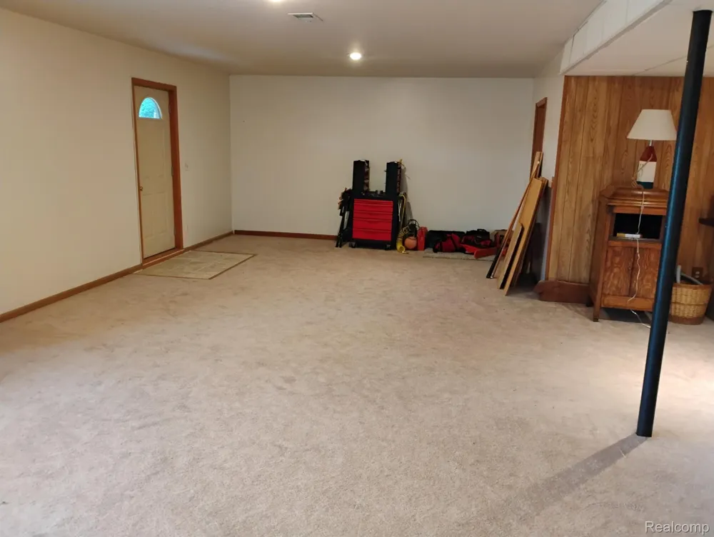 725 S Sashabaw Road Brandon Charter Township, MI 48462