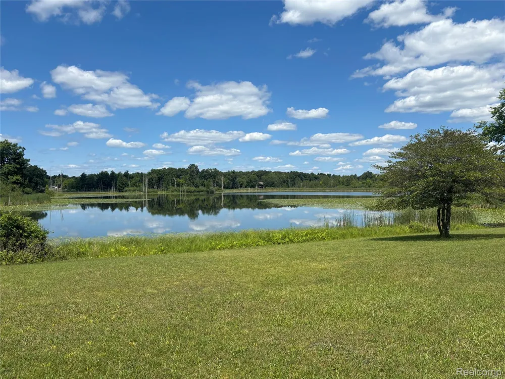 725 S Sashabaw Road Brandon Charter Township, MI 48462