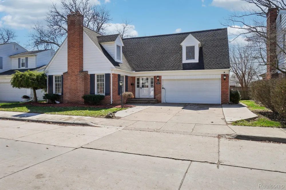 20600 Danbury Lane Harper Woods City, MI 48225