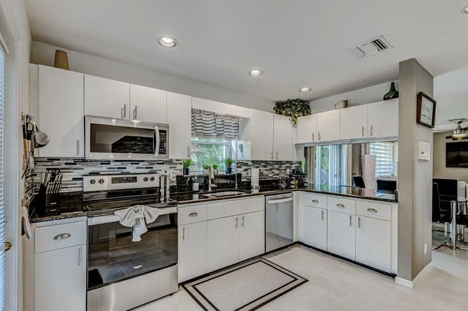 18174 SE Fairview Circle Tequesta, FL 33469