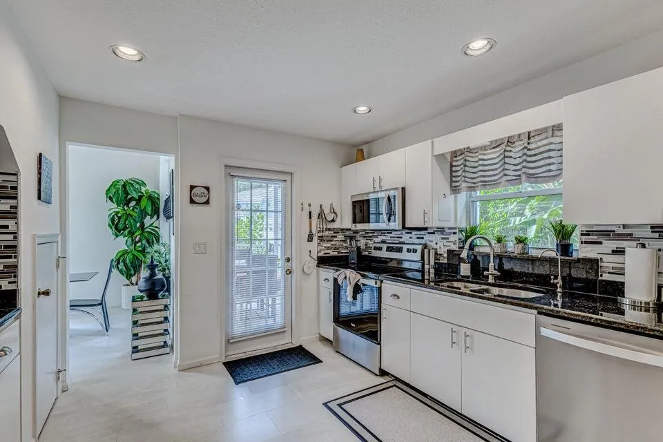 18174 SE Fairview Circle Tequesta, FL 33469