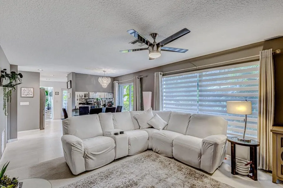 18174 SE Fairview Circle Tequesta, FL 33469