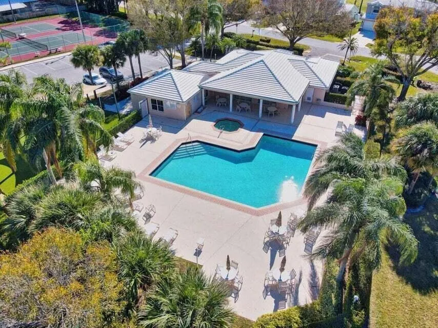 18174 SE Fairview Circle Tequesta, FL 33469