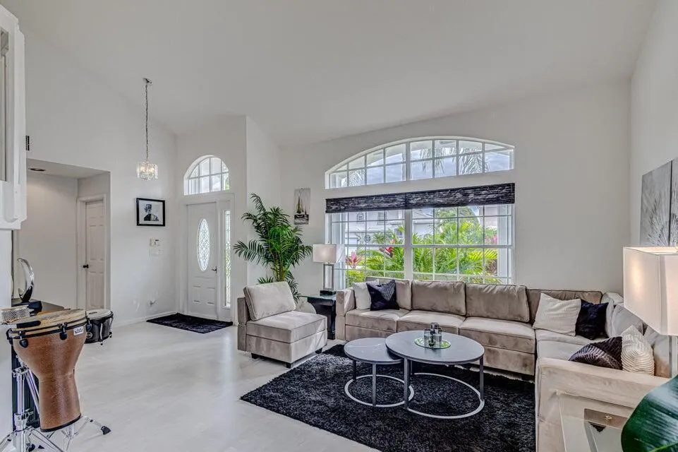 18174 SE Fairview Circle Tequesta, FL 33469