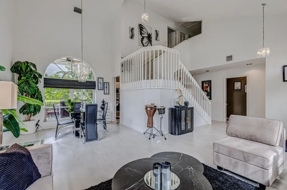 18174 SE Fairview Circle Tequesta, FL 33469