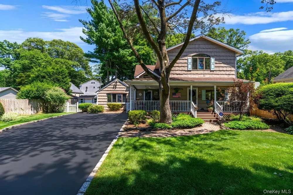 24 Luther Place Huntington Station, NY 11746