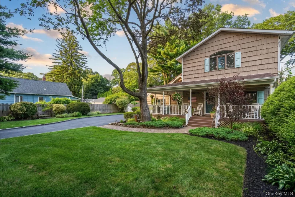 24 Luther Place Huntington Station, NY 11746