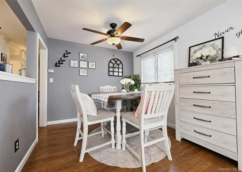 11 Farragut Avenue Lindenhurst, NY 11757