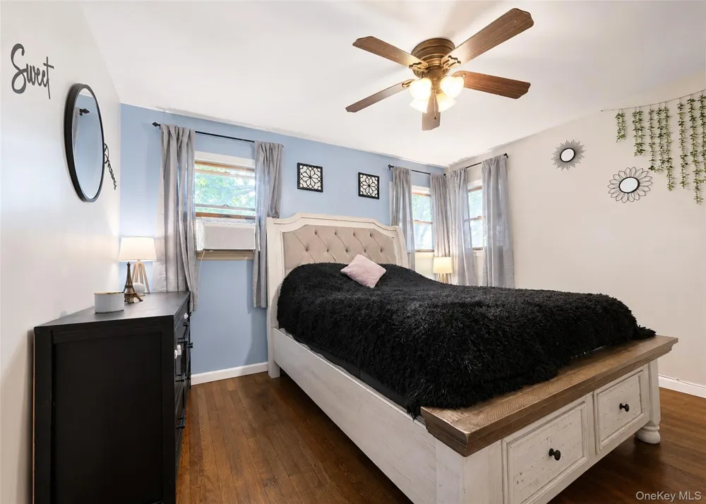 11 Farragut Avenue Lindenhurst, NY 11757