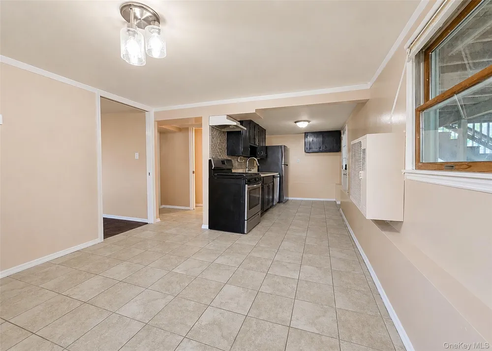 11 Farragut Avenue Lindenhurst, NY 11757