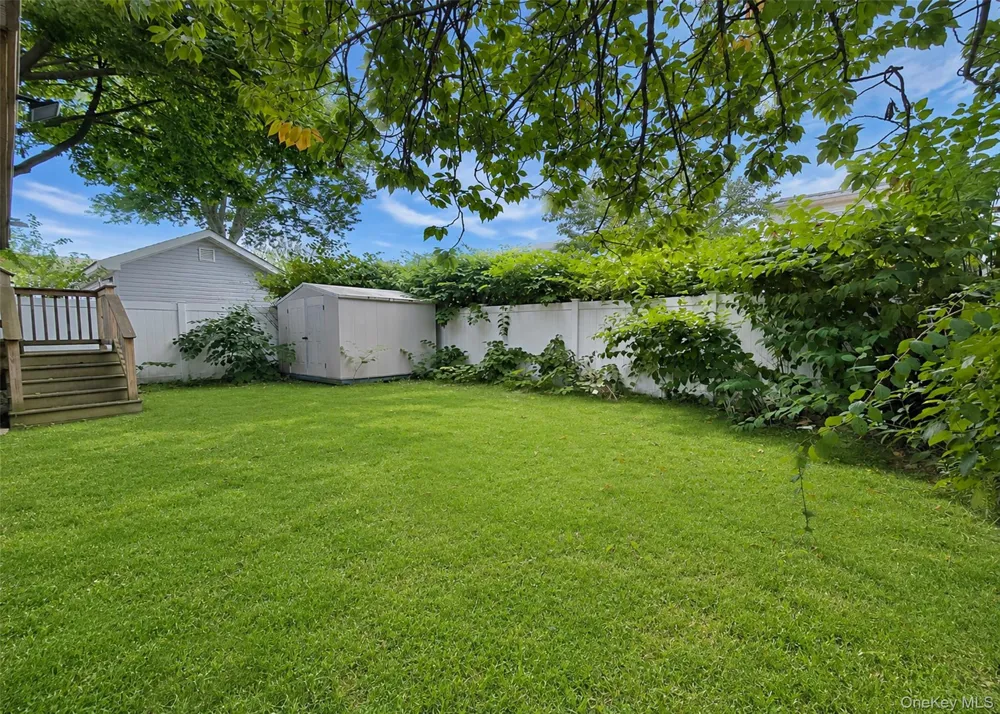 11 Farragut Avenue Lindenhurst, NY 11757