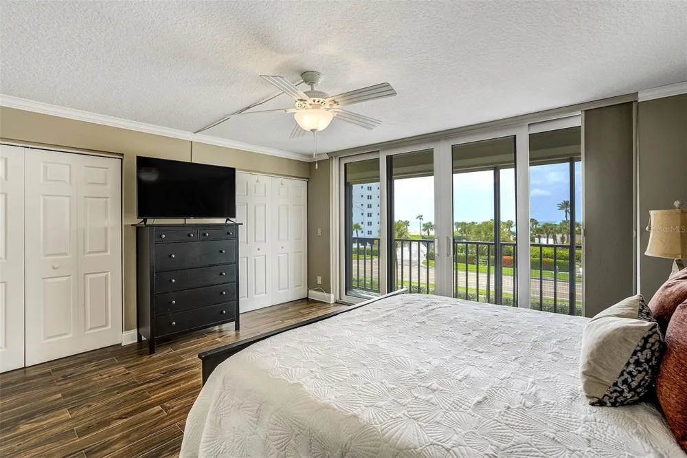 1581 GULF BOULEVARD #203N Clearwater Beach, FL 33767