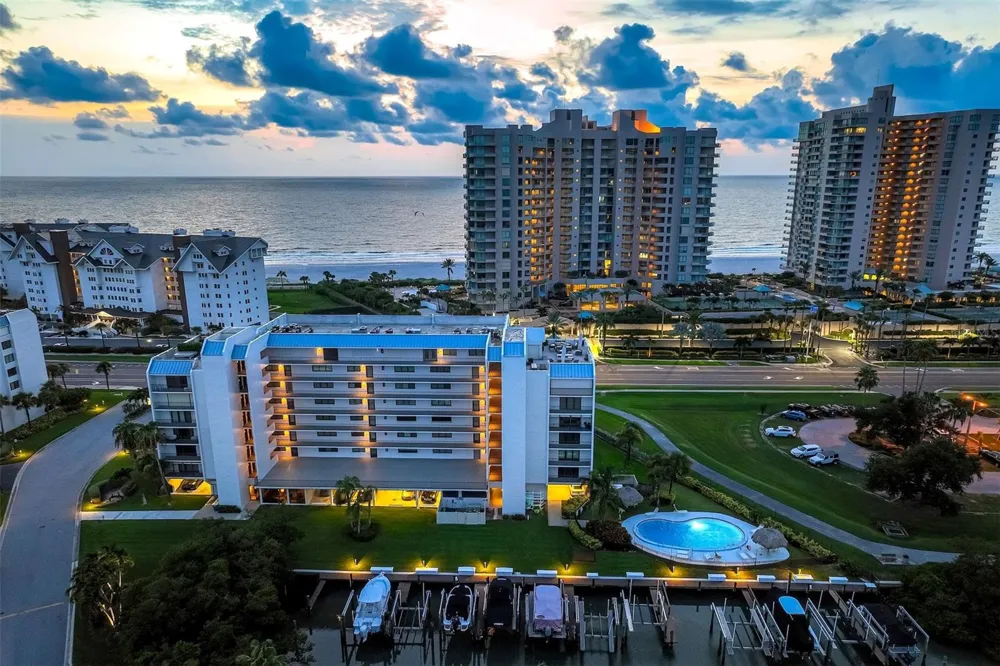 1581 GULF BOULEVARD #203N Clearwater Beach, FL 33767