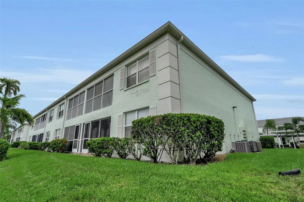 5725 GREENWOOD AVENUE #4201 North Port, FL 34287