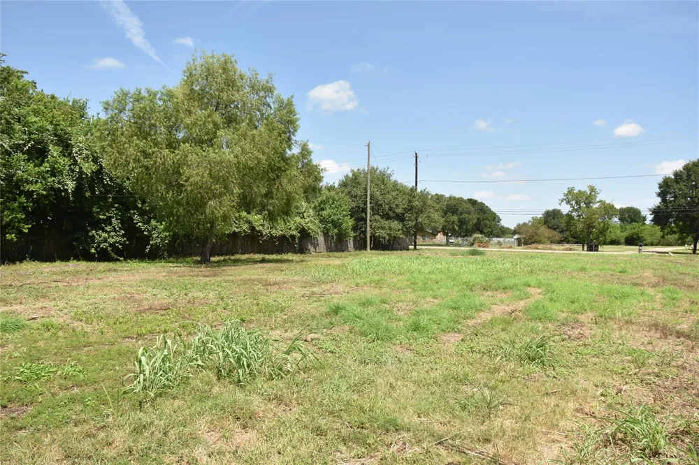 104 Devi Lane Pearland, TX 77584