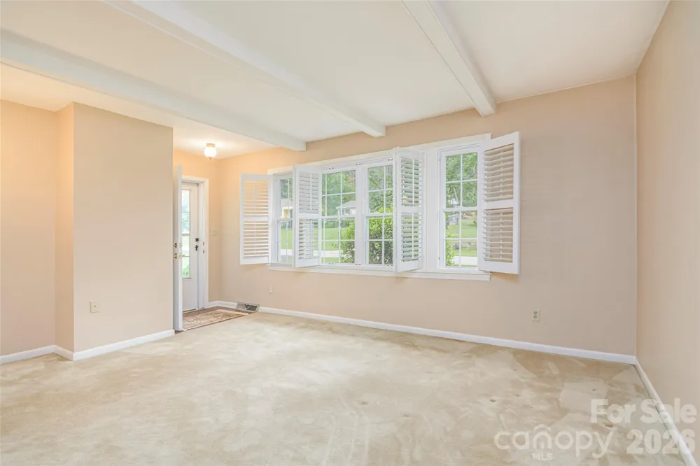 352 Cedar Lane Arden, NC 28704