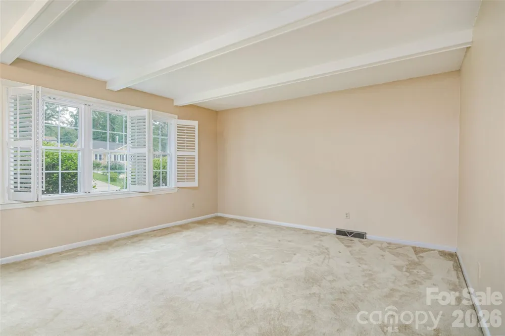 352 Cedar Lane Arden, NC 28704