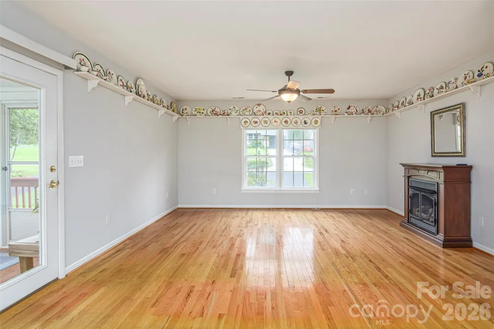 352 Cedar Lane Arden, NC 28704