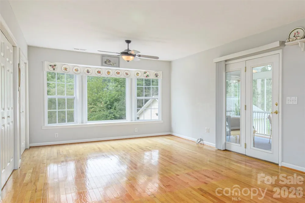 352 Cedar Lane Arden, NC 28704