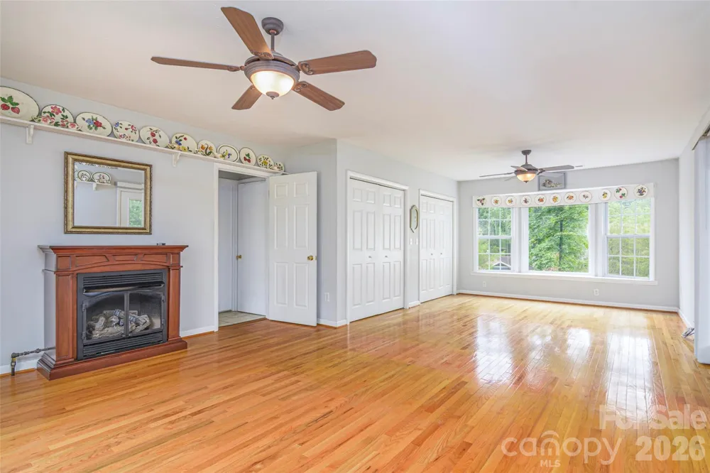 352 Cedar Lane Arden, NC 28704
