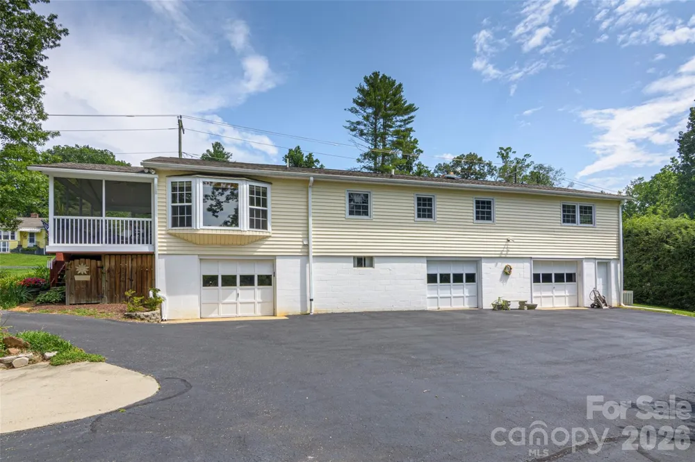 352 Cedar Lane Arden, NC 28704