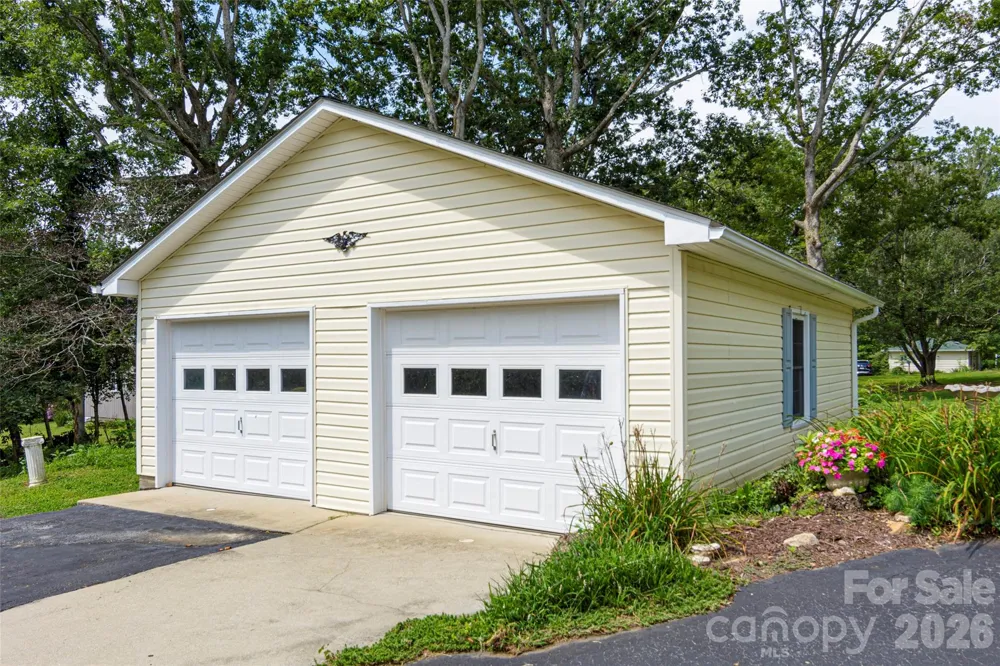 352 Cedar Lane Arden, NC 28704