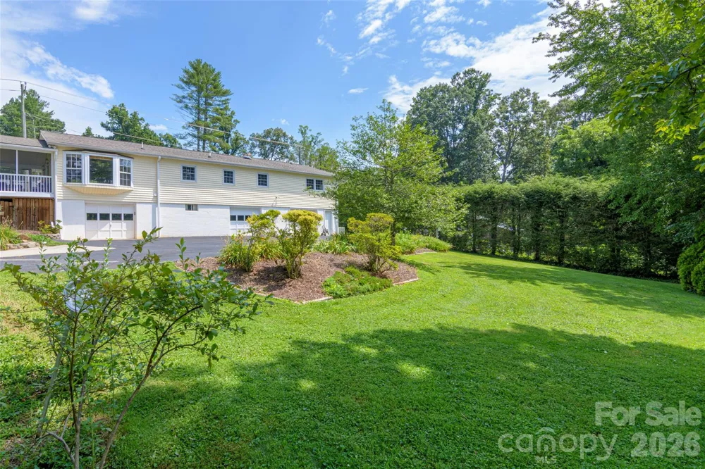 352 Cedar Lane Arden, NC 28704