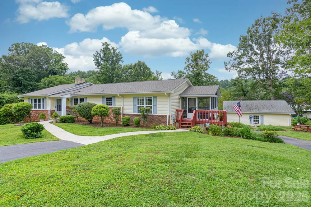 352 Cedar Lane Arden, NC 28704