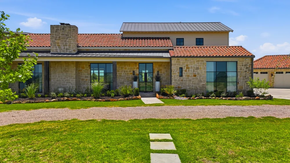 11802 E Rocky Creek Road Crowley, TX 76036