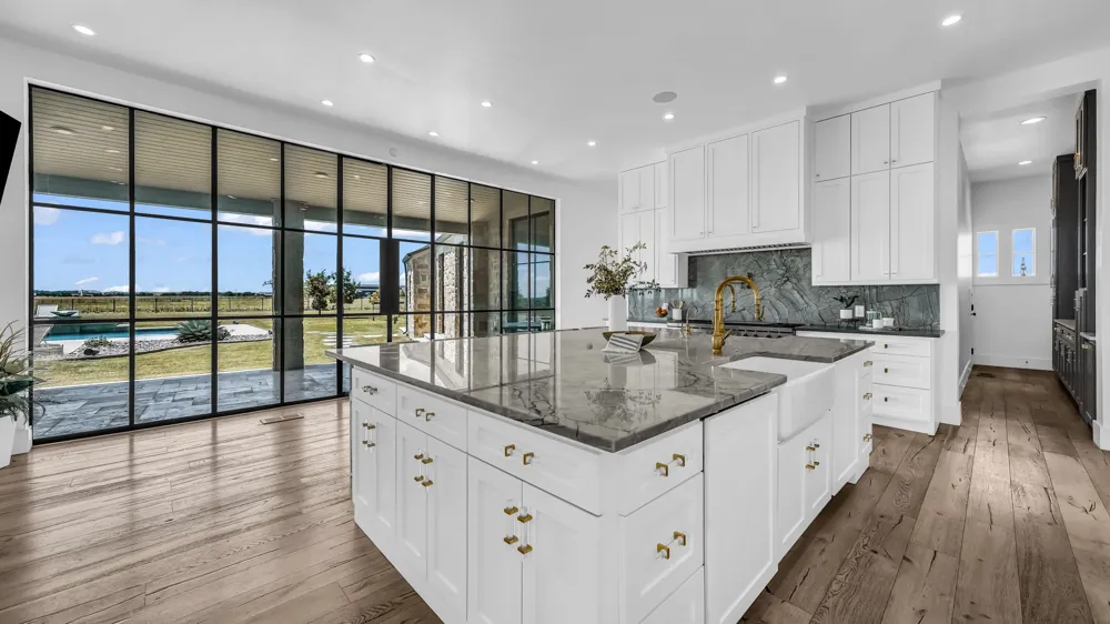 11802 E Rocky Creek Road Crowley, TX 76036