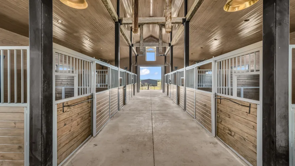 11802 E Rocky Creek Road Crowley, TX 76036