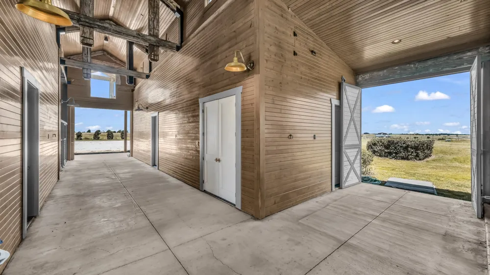 11802 E Rocky Creek Road Crowley, TX 76036
