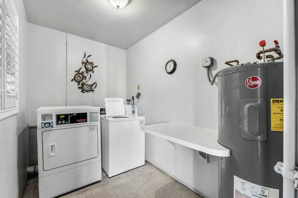 4111 NE 21st Way #204 Lighthouse Point, FL 33064