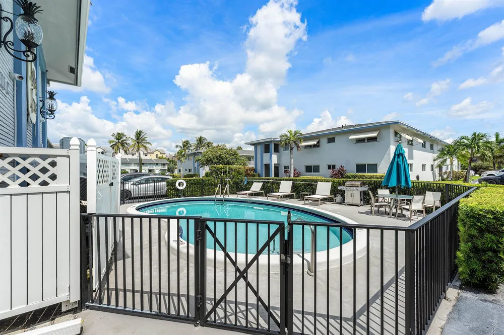 4111 NE 21st Way #204 Lighthouse Point, FL 33064