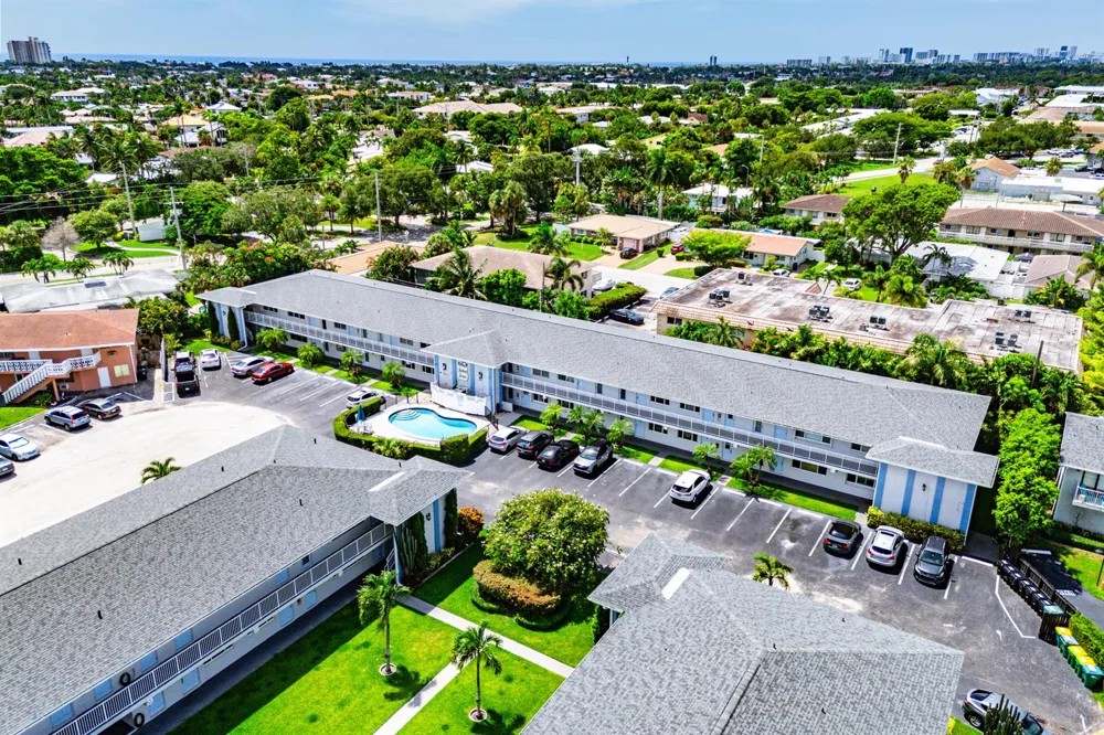 4111 NE 21st Way #204 Lighthouse Point, FL 33064