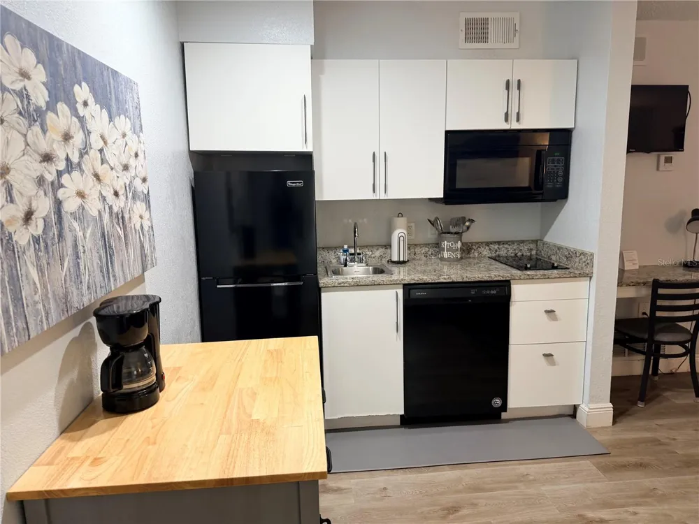3100 PARKWAY BOULEVARD #727 Kissimmee, FL 34747
