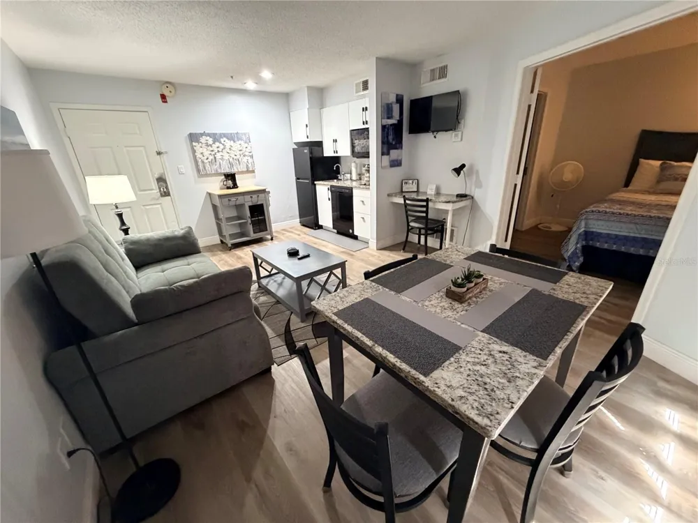 3100 PARKWAY BOULEVARD #727 Kissimmee, FL 34747