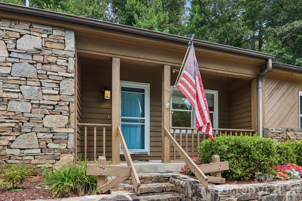 40 Sagebrush Circle Etowah, NC 28729