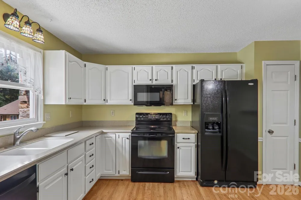 40 Sagebrush Circle Etowah, NC 28729