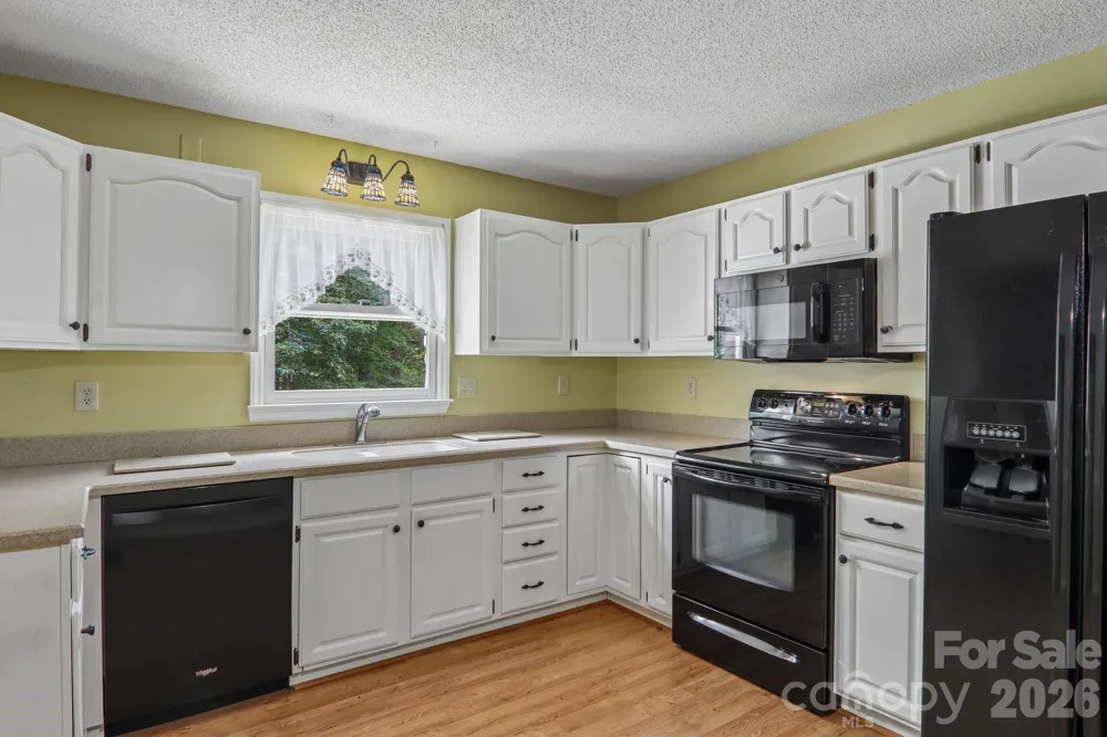 40 Sagebrush Circle Etowah, NC 28729