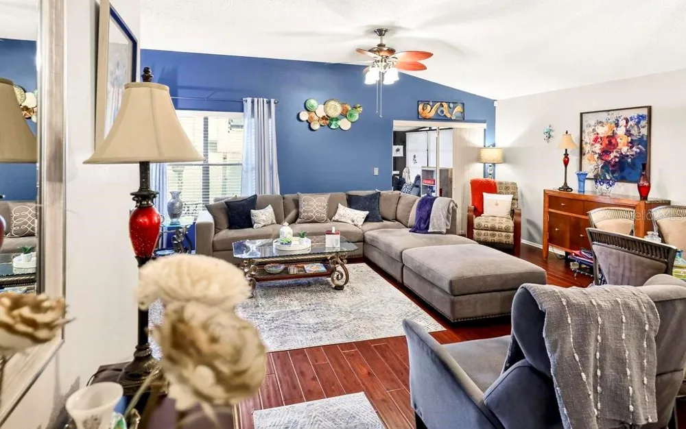 852 FRANKLIN CIRCLE Palm Harbor, FL 34683