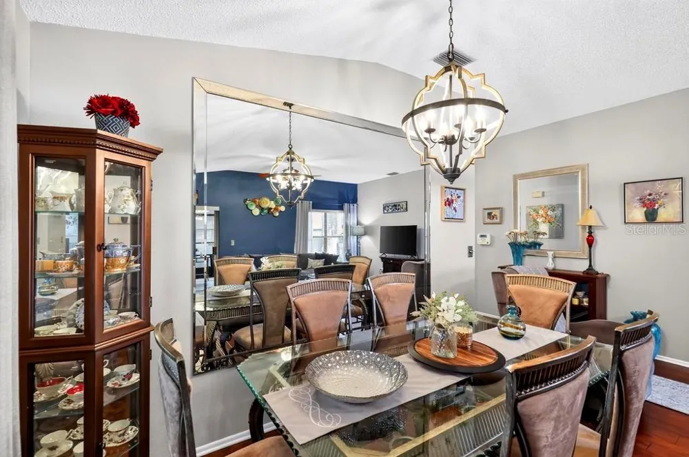 852 FRANKLIN CIRCLE Palm Harbor, FL 34683