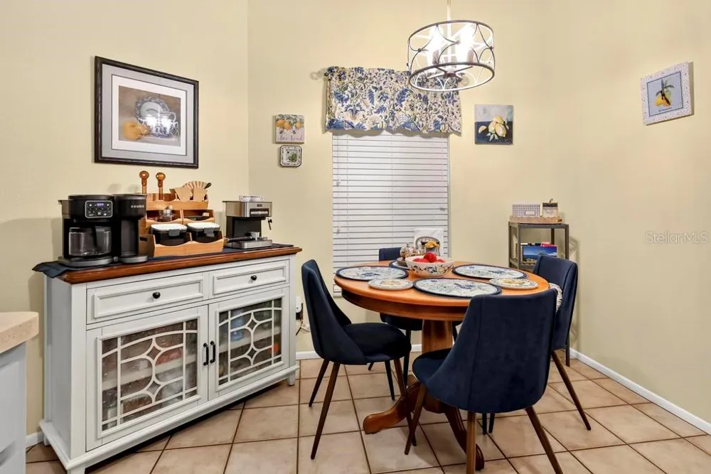 852 FRANKLIN CIRCLE Palm Harbor, FL 34683